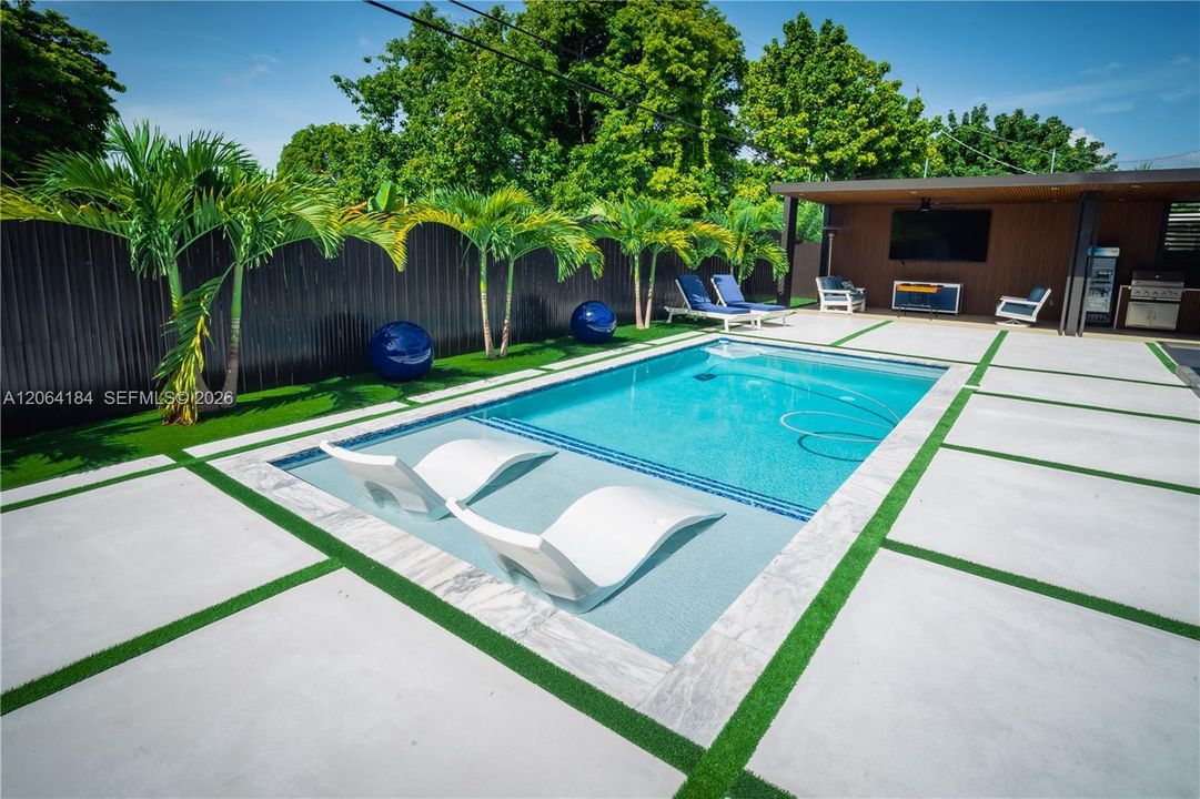For Sale: $2,800,000 (4 beds, 5 baths, 4632 Square Feet)