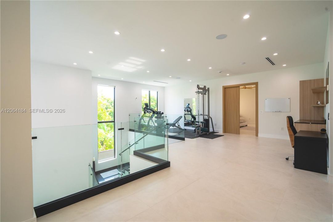For Sale: $2,800,000 (4 beds, 5 baths, 4632 Square Feet)