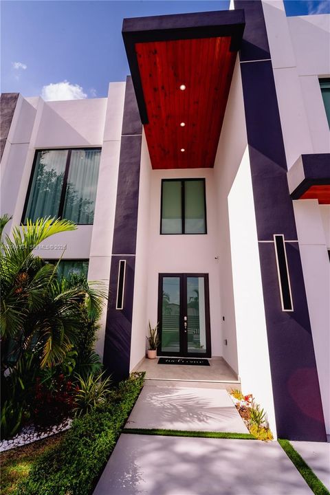 For Sale: $2,800,000 (4 beds, 5 baths, 4632 Square Feet)