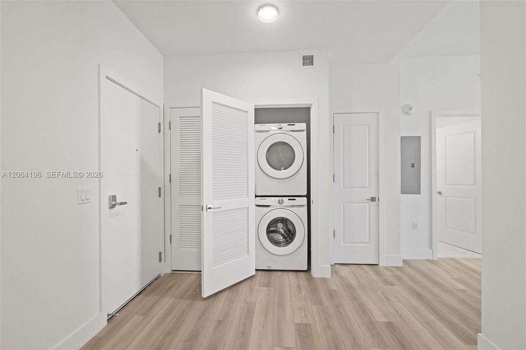 Недавно арендовано: $3,750 (1 спален, 1 ванн, 859 Квадратных фут)
