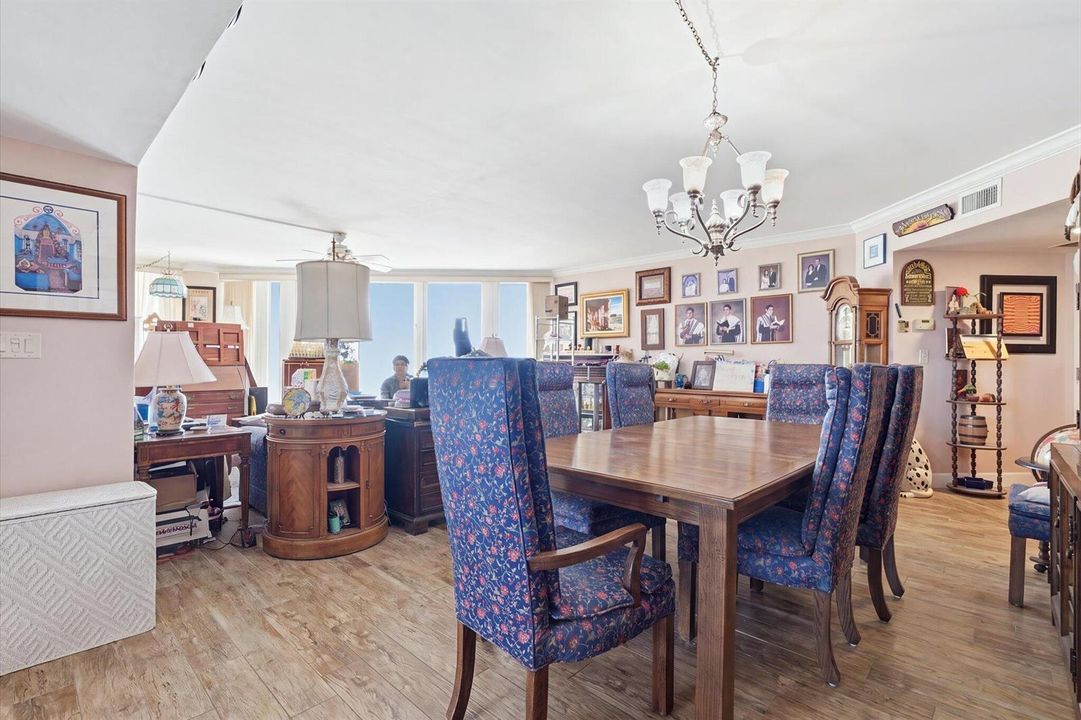 02-7000 Island Blvd apt 907_002