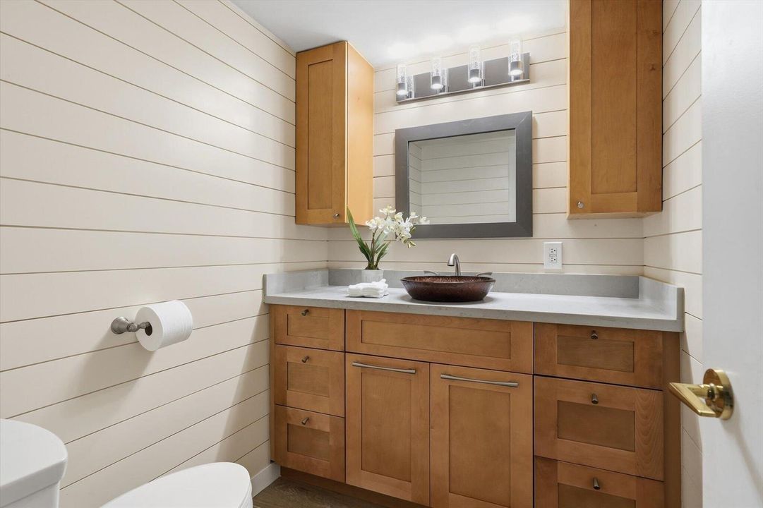 15-7000 Island Blvd apt 907_015