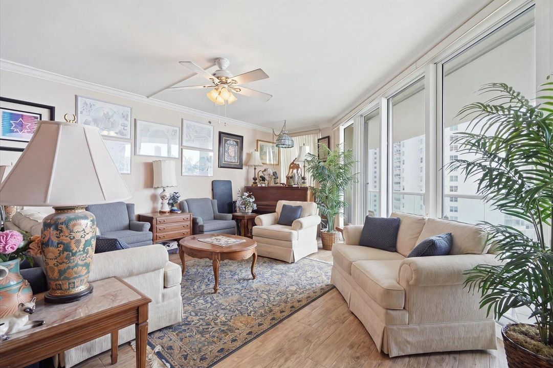 01-7000 Island Blvd apt 907_001
