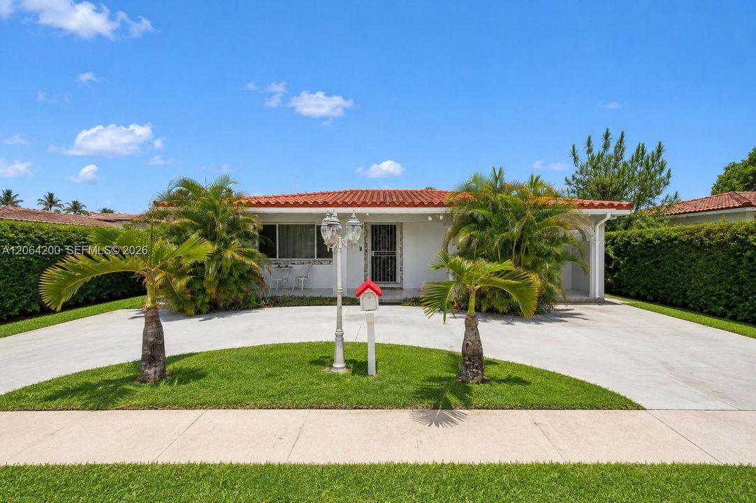 Active With Contract: $600,000 (2 beds, 1 baths, 1406 Square Feet)