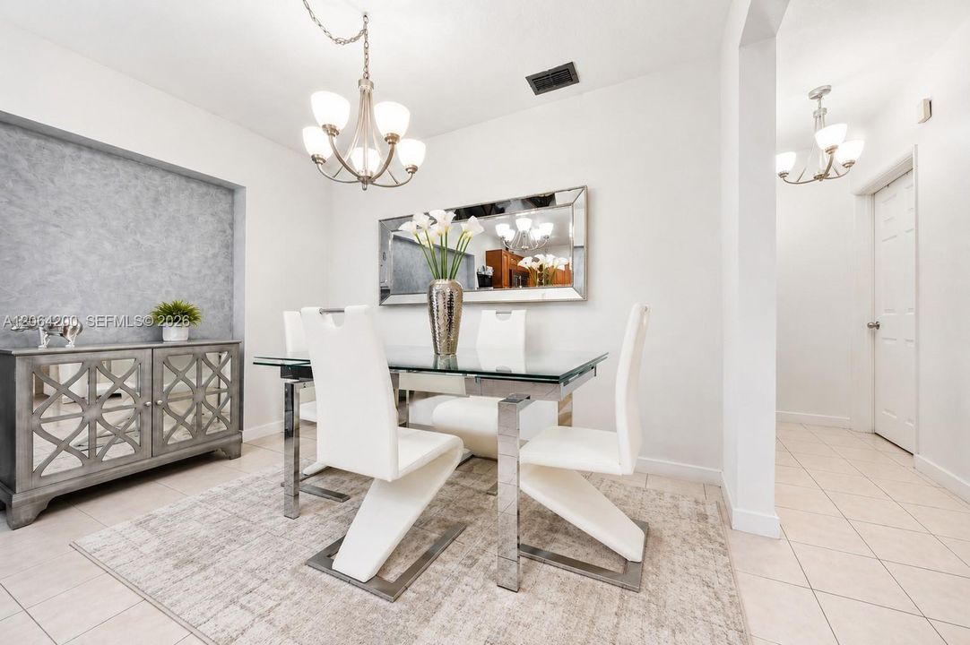 Active With Contract: $600,000 (2 beds, 1 baths, 1406 Square Feet)