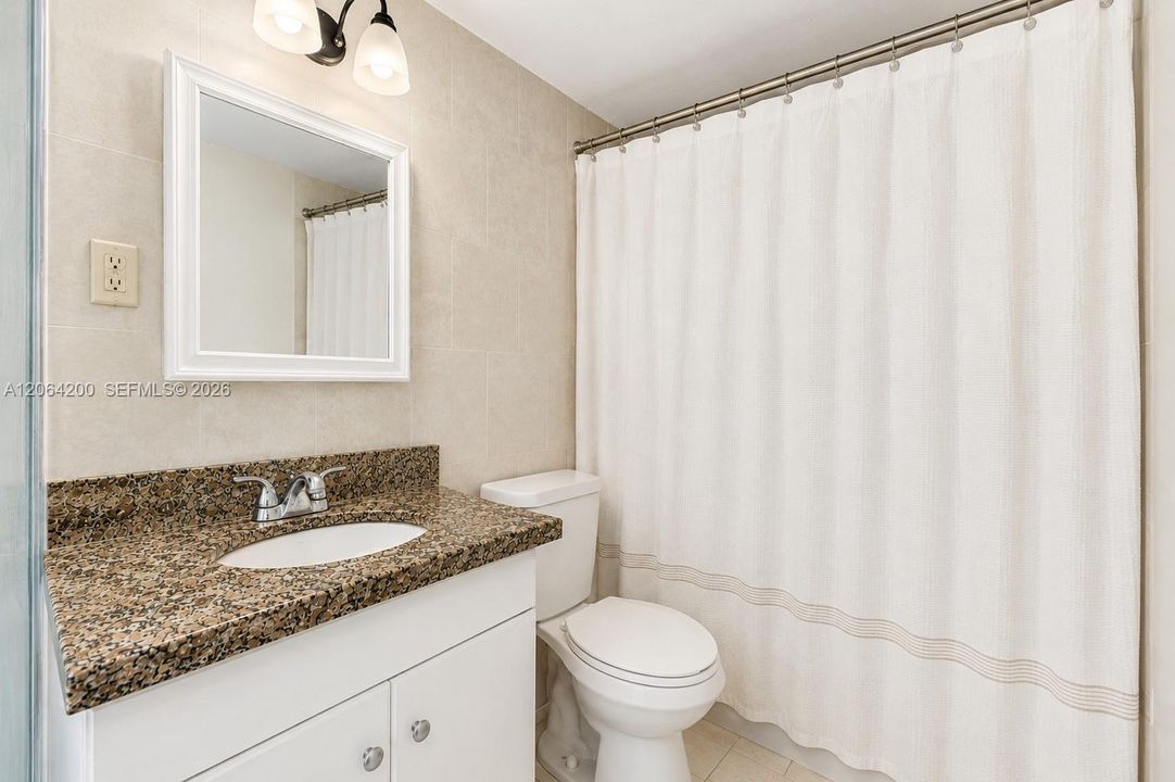 Active With Contract: $600,000 (2 beds, 1 baths, 1406 Square Feet)