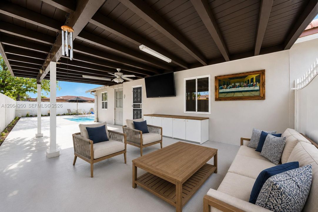 Active With Contract: $600,000 (2 beds, 1 baths, 1406 Square Feet)