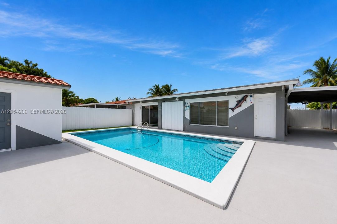 Active With Contract: $600,000 (2 beds, 1 baths, 1406 Square Feet)
