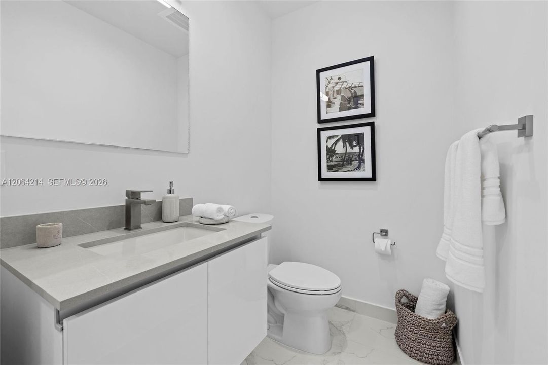 Recently Rented: $5,950 (3 beds, 2 baths, 1674 Square Feet)