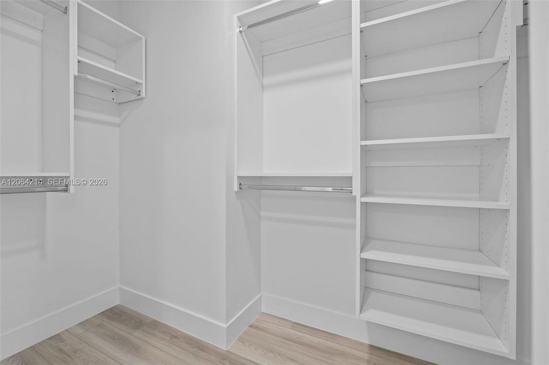 Recently Rented: $5,950 (3 beds, 2 baths, 1674 Square Feet)