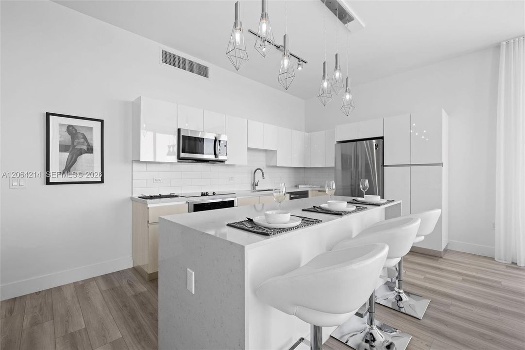 Recently Rented: $5,950 (3 beds, 2 baths, 1674 Square Feet)