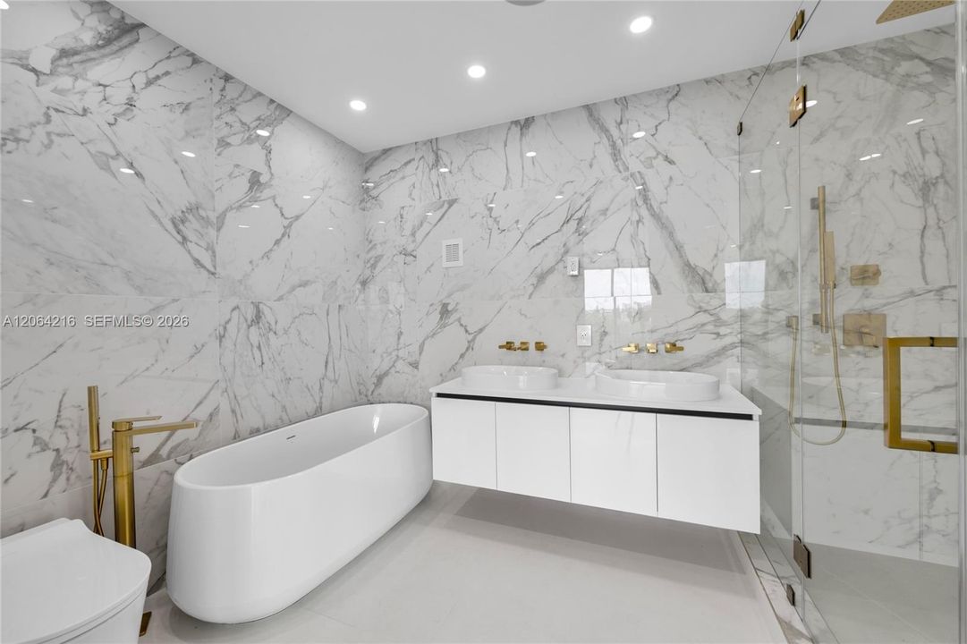 For Rent: $11,500 (3 beds, 3 baths, 2553 Square Feet)