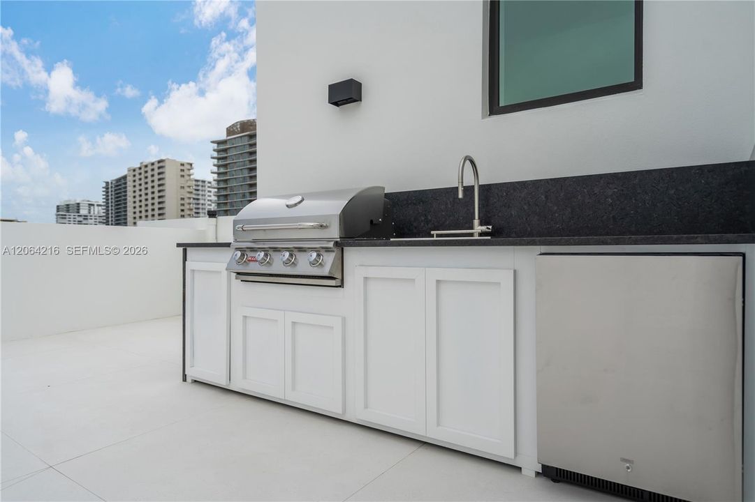 For Rent: $11,500 (3 beds, 3 baths, 2553 Square Feet)