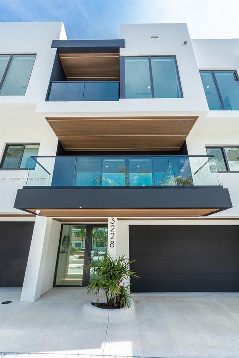 For Rent: $11,500 (3 beds, 3 baths, 2553 Square Feet)