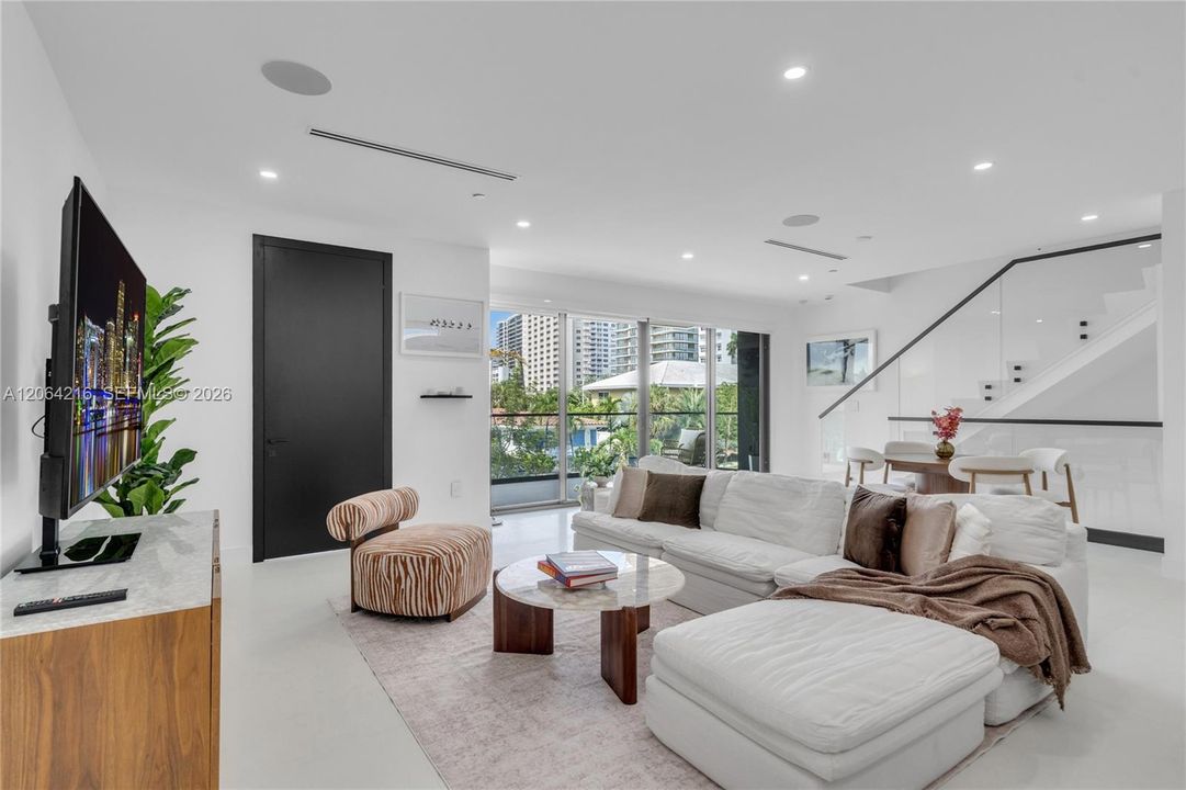 For Rent: $11,500 (3 beds, 3 baths, 2553 Square Feet)