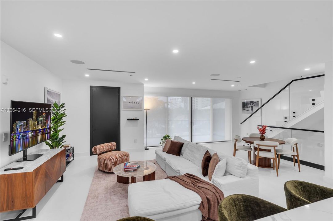 For Rent: $11,500 (3 beds, 3 baths, 2553 Square Feet)