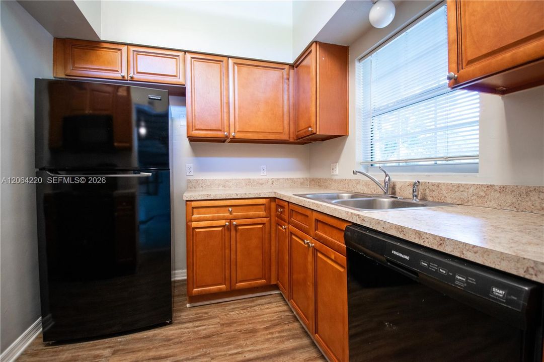For Sale: $449,000 (3 beds, 2 baths, 1560 Square Feet)