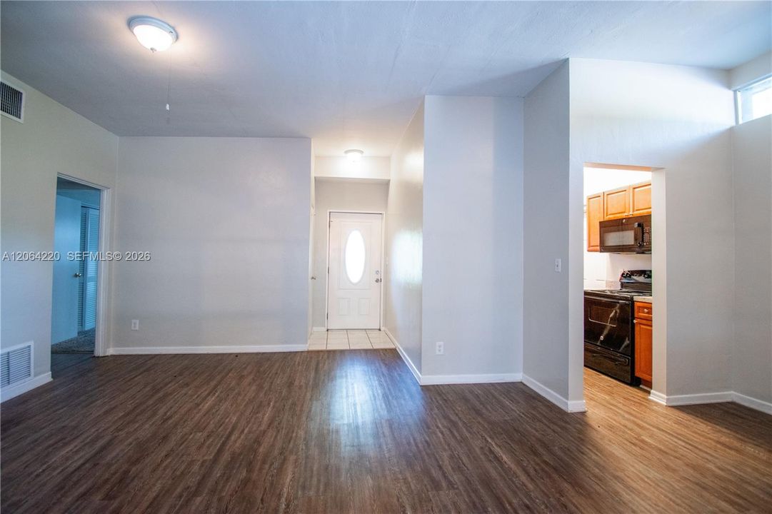 For Sale: $449,000 (3 beds, 2 baths, 1560 Square Feet)