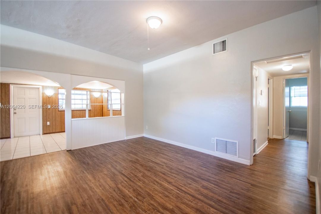 For Sale: $449,000 (3 beds, 2 baths, 1560 Square Feet)
