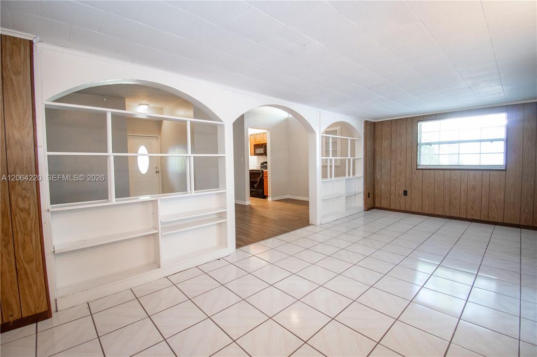 For Sale: $449,000 (3 beds, 2 baths, 1560 Square Feet)