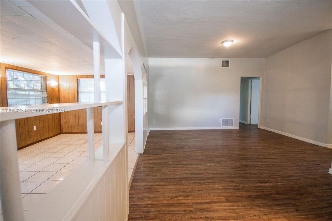 For Sale: $449,000 (3 beds, 2 baths, 1560 Square Feet)