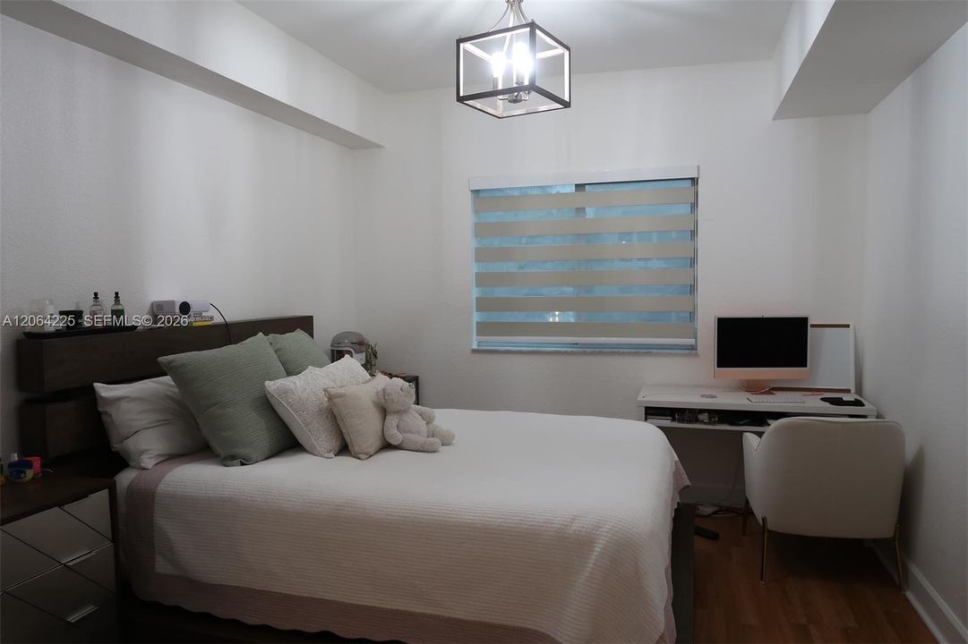 Recently Rented: $2,400 (1 beds, 1 baths, 652 Square Feet)