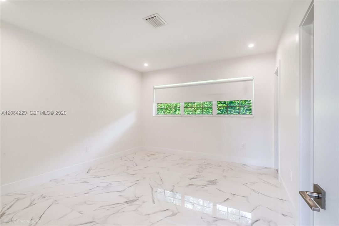 For Rent: $15,900 (4 beds, 4 baths, 2232 Square Feet)