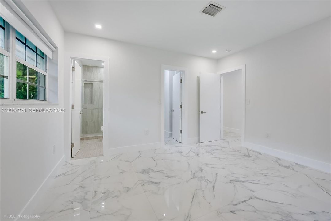 For Rent: $15,900 (4 beds, 4 baths, 2232 Square Feet)