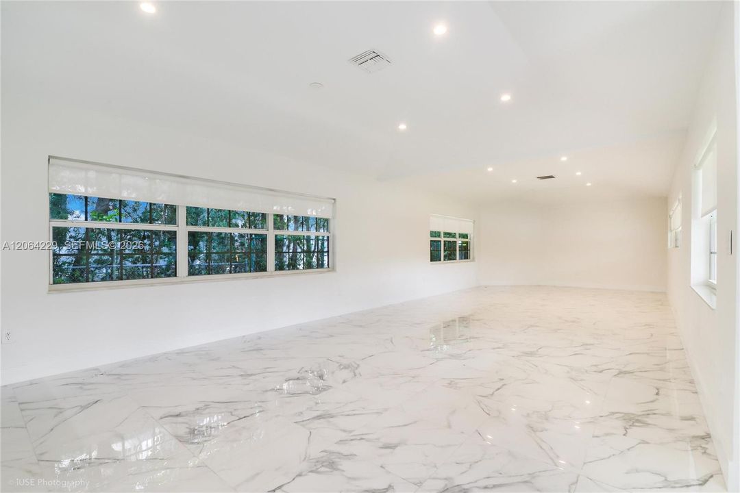For Rent: $15,900 (4 beds, 4 baths, 2232 Square Feet)