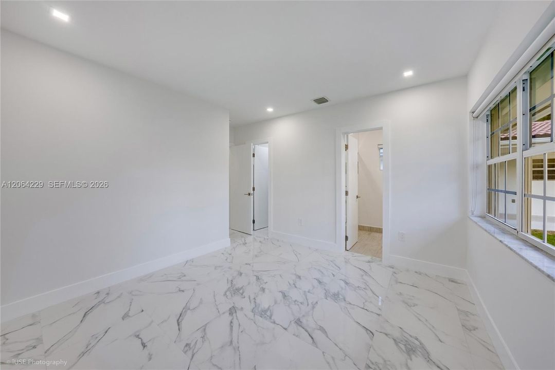 For Rent: $15,900 (4 beds, 4 baths, 2232 Square Feet)