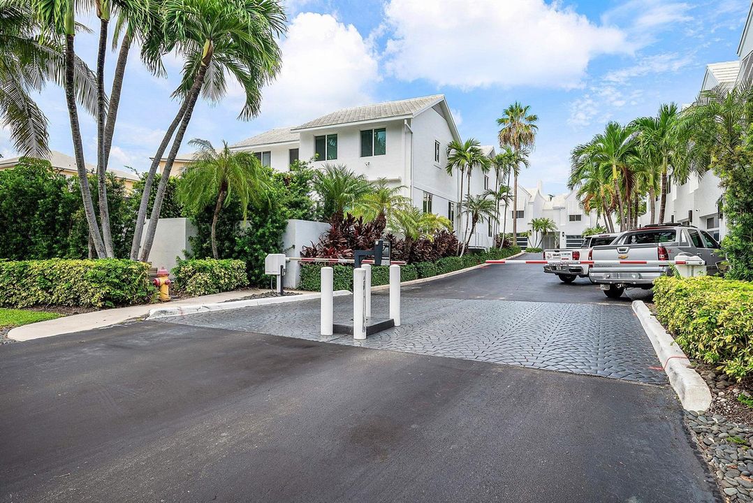 044-2115SouthOceanBoulevard-14-DelrayBea