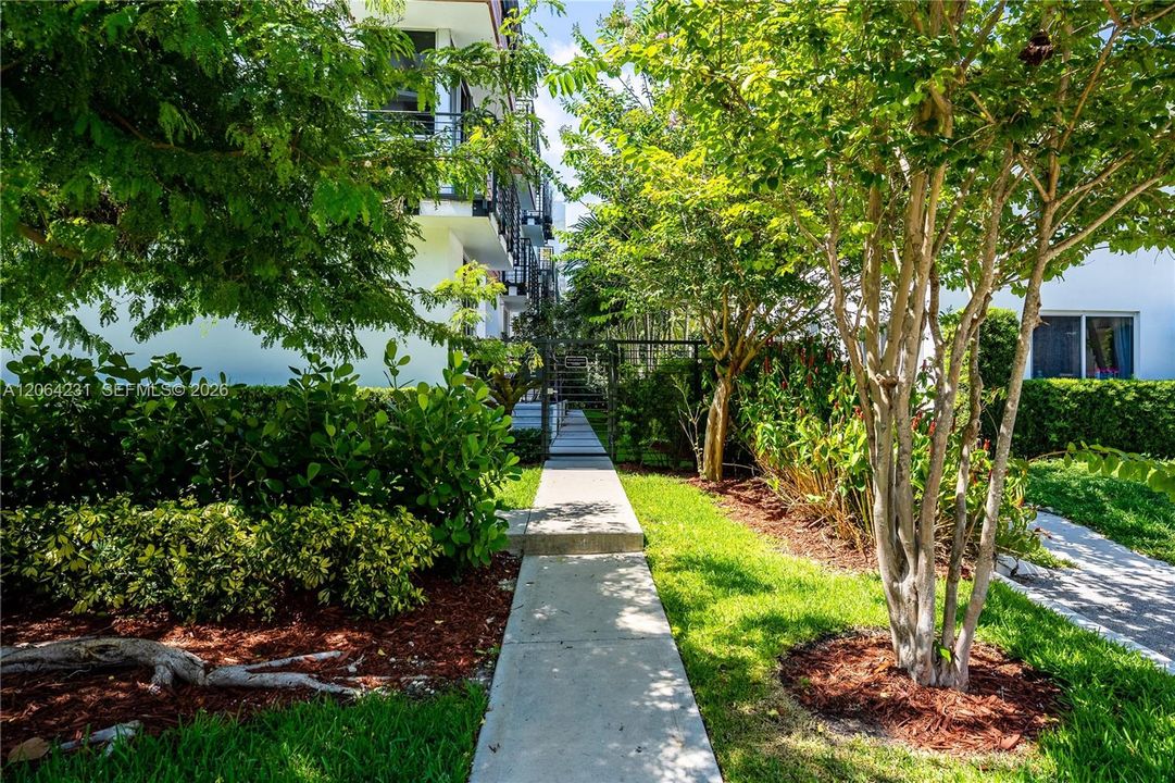 For Rent: $8,999 (4 beds, 3 baths, 2277 Square Feet)