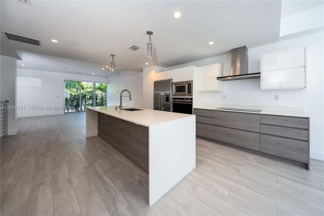 For Rent: $8,999 (4 beds, 3 baths, 2277 Square Feet)