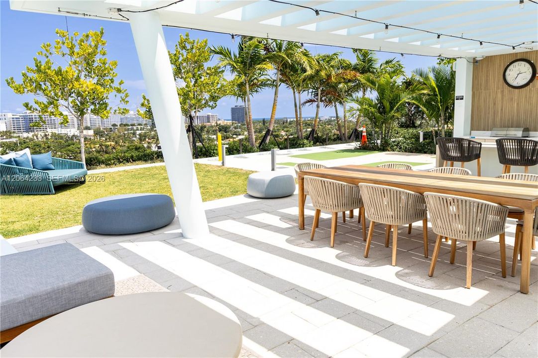 For Rent: $8,500 (2 beds, 2 baths, 1329 Square Feet)