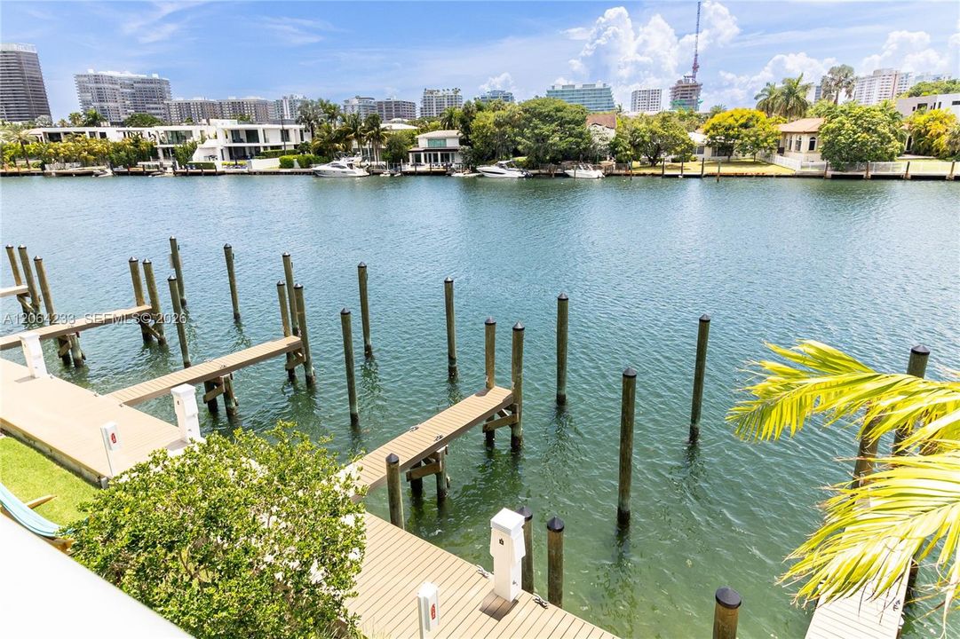 For Rent: $8,500 (2 beds, 2 baths, 1329 Square Feet)