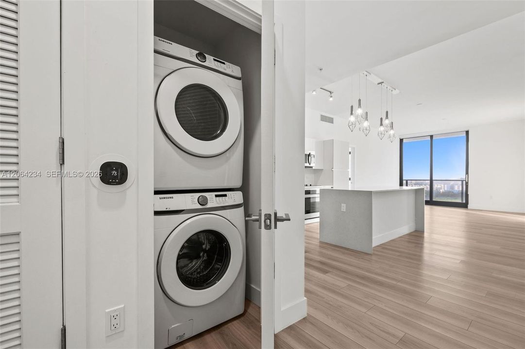 Recently Rented: $5,065 (2 beds, 2 baths, 1297 Square Feet)