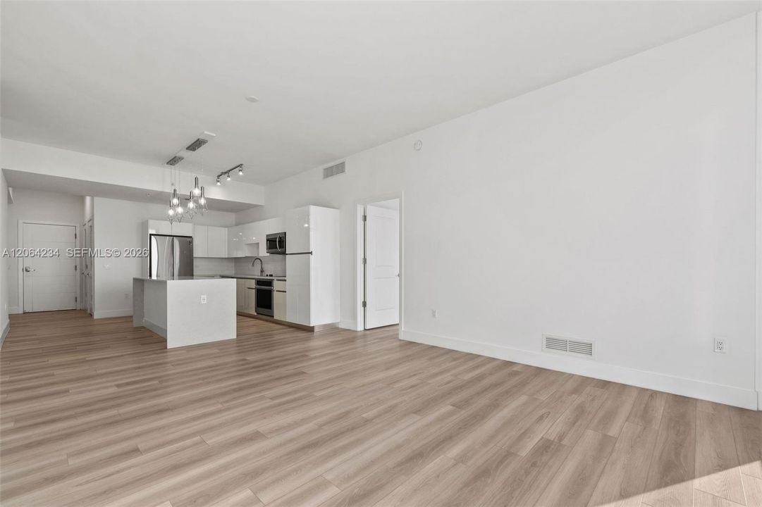 Recently Rented: $5,065 (2 beds, 2 baths, 1297 Square Feet)