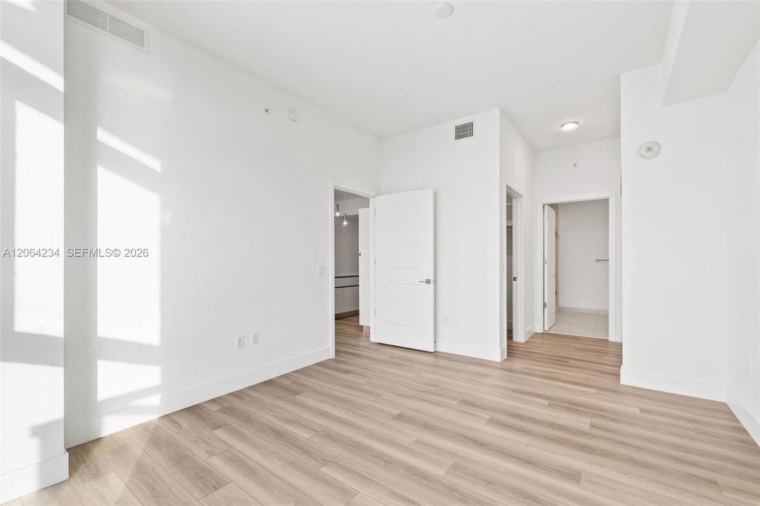 Recently Rented: $5,065 (2 beds, 2 baths, 1297 Square Feet)