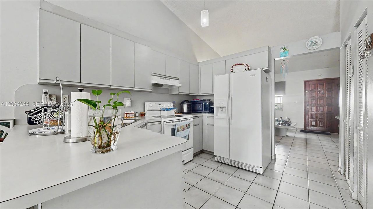 Active With Contract: $495,000 (3 beds, 2 baths, 1286 Square Feet)