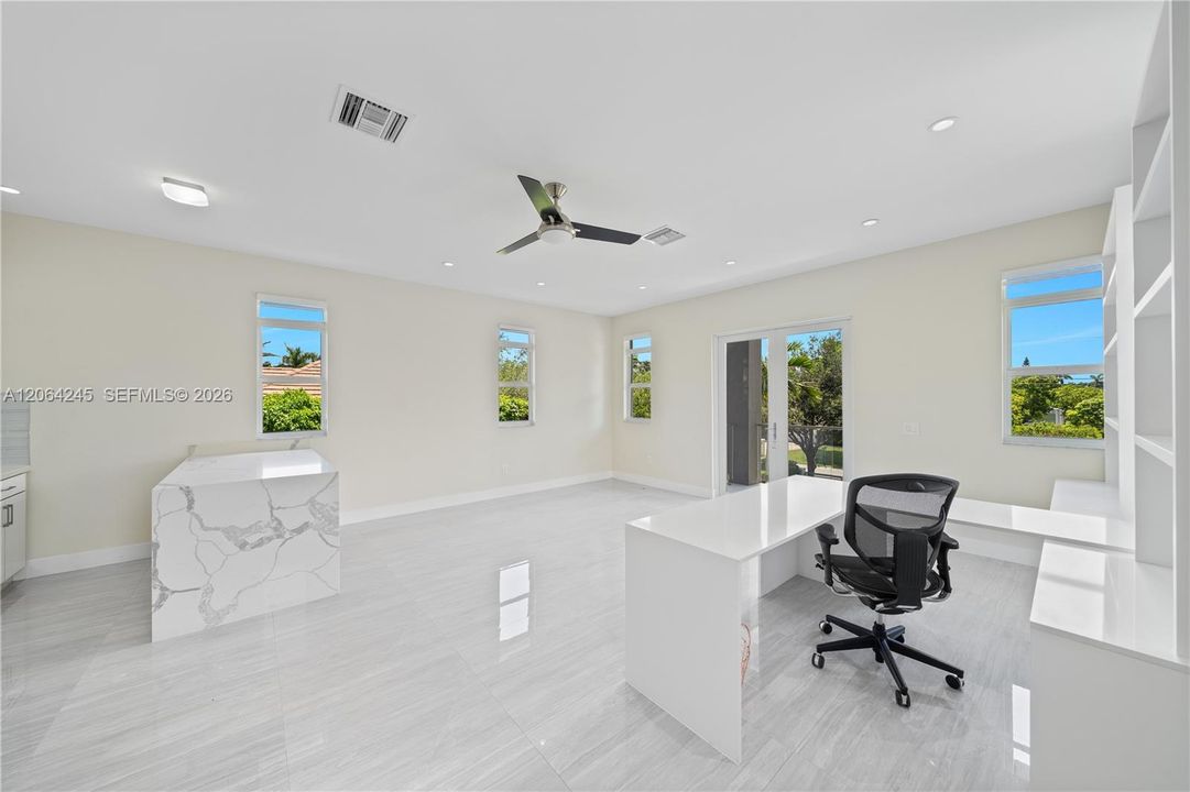 For Sale: $3,900,000 (6 beds, 4 baths, 4777 Square Feet)