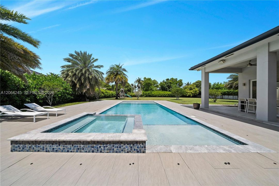 For Sale: $3,900,000 (6 beds, 4 baths, 4777 Square Feet)