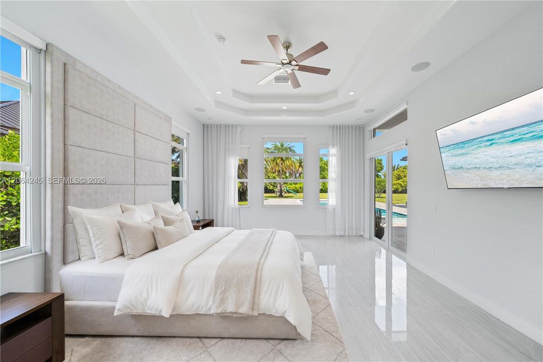 For Sale: $3,900,000 (6 beds, 4 baths, 4777 Square Feet)