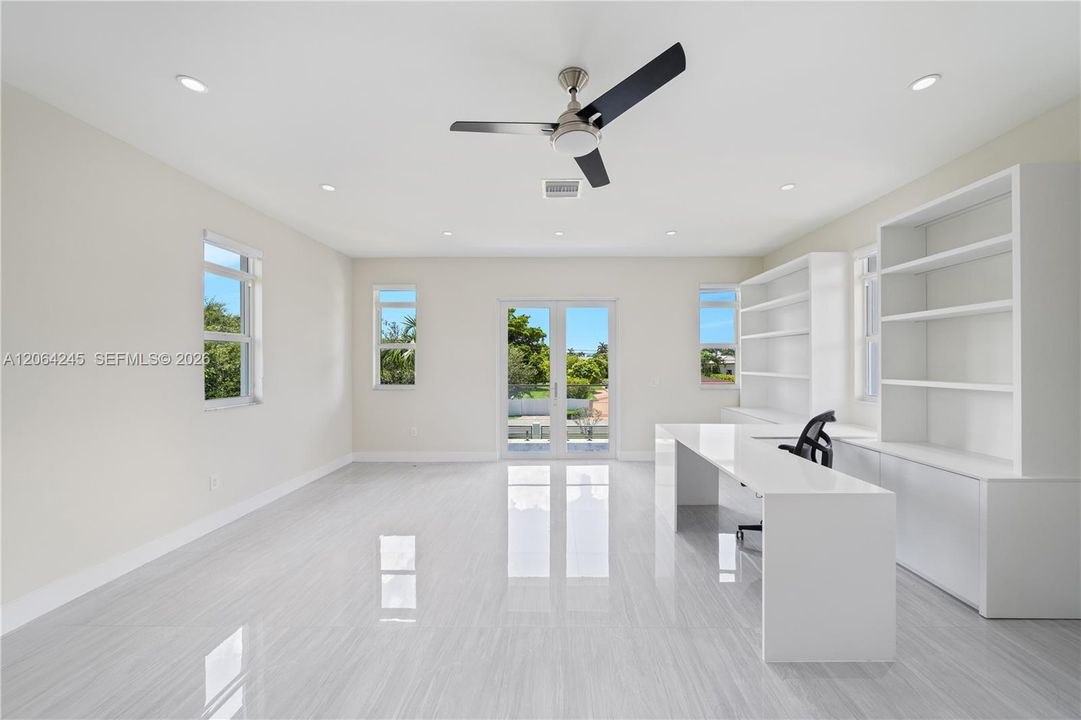 For Sale: $3,900,000 (6 beds, 4 baths, 4777 Square Feet)