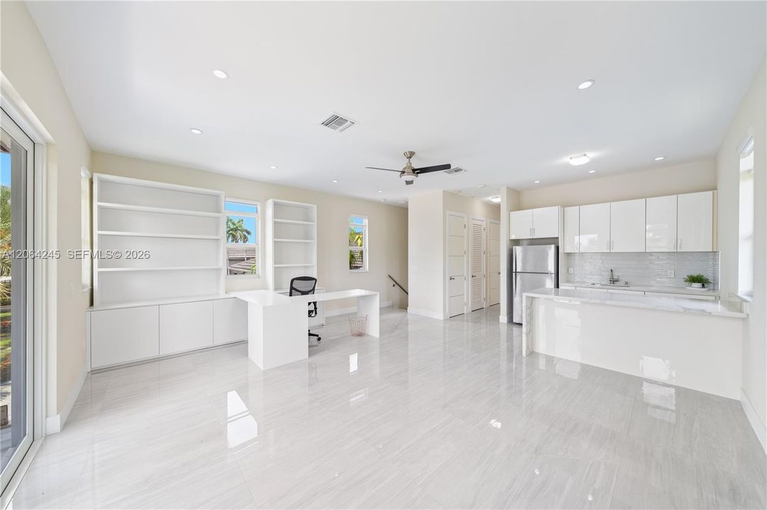 For Sale: $3,900,000 (6 beds, 4 baths, 4777 Square Feet)