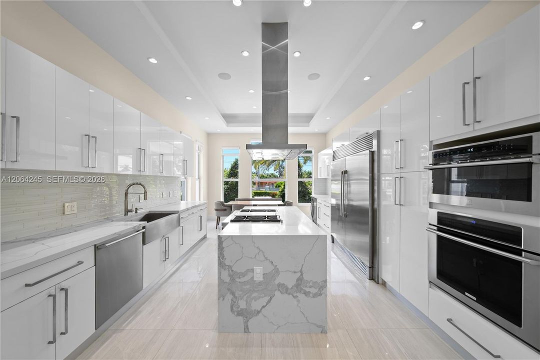 For Sale: $3,900,000 (6 beds, 4 baths, 4777 Square Feet)