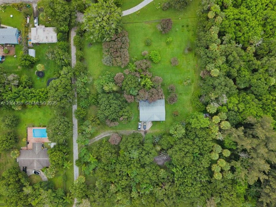 En Venta: $550,000 (1.00 acres)