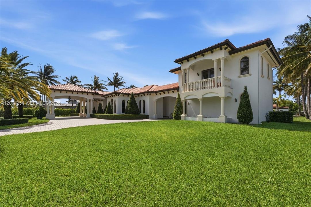 For Sale: $3,850,000 (5 beds, 4 baths, 4389 Square Feet)