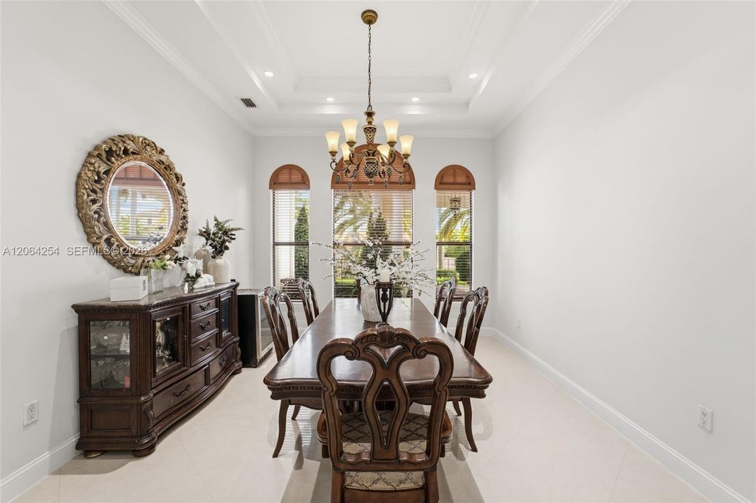 For Sale: $3,850,000 (5 beds, 4 baths, 4389 Square Feet)