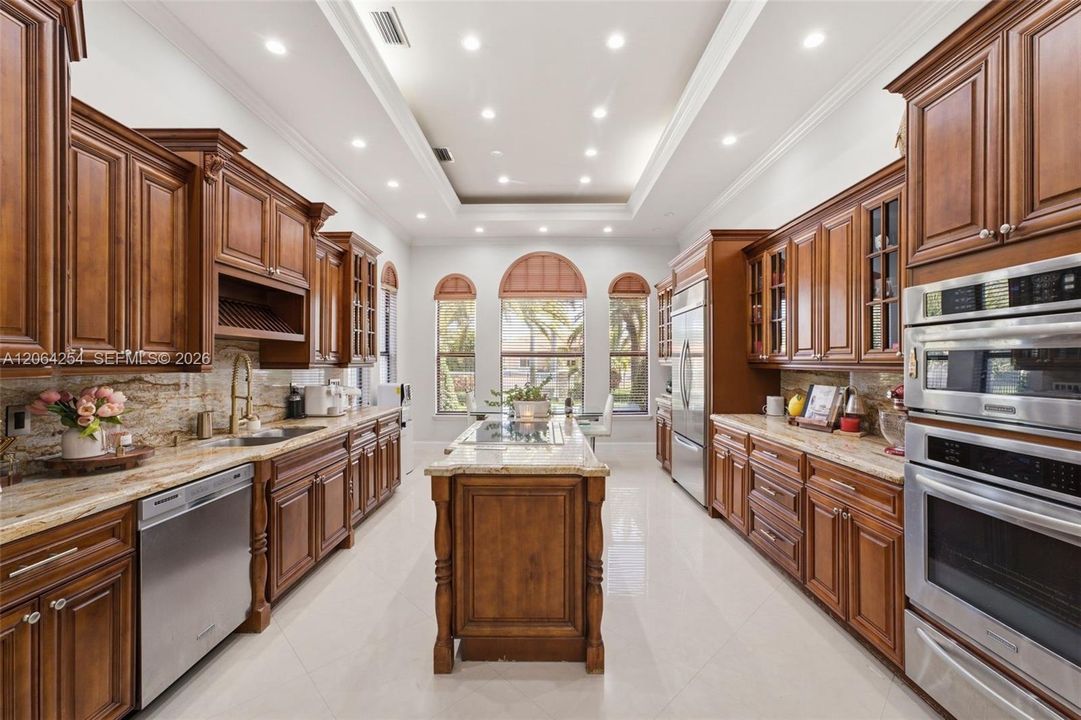 For Sale: $3,850,000 (5 beds, 4 baths, 4389 Square Feet)
