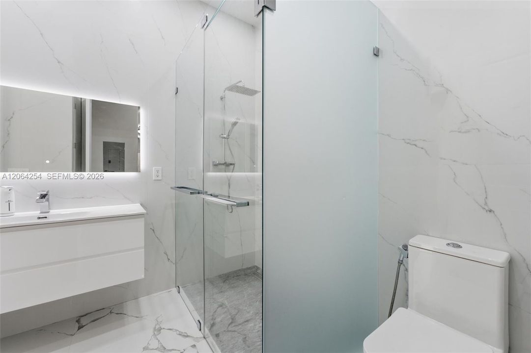 For Sale: $3,850,000 (5 beds, 4 baths, 4389 Square Feet)